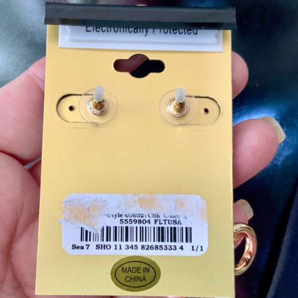 CHRISTIAN SIRIANO EARRINGS NWT⭐️ STUNNING GOLD TONE LINK CHAIN PIERCED DANGLE - Picture 11 of 14